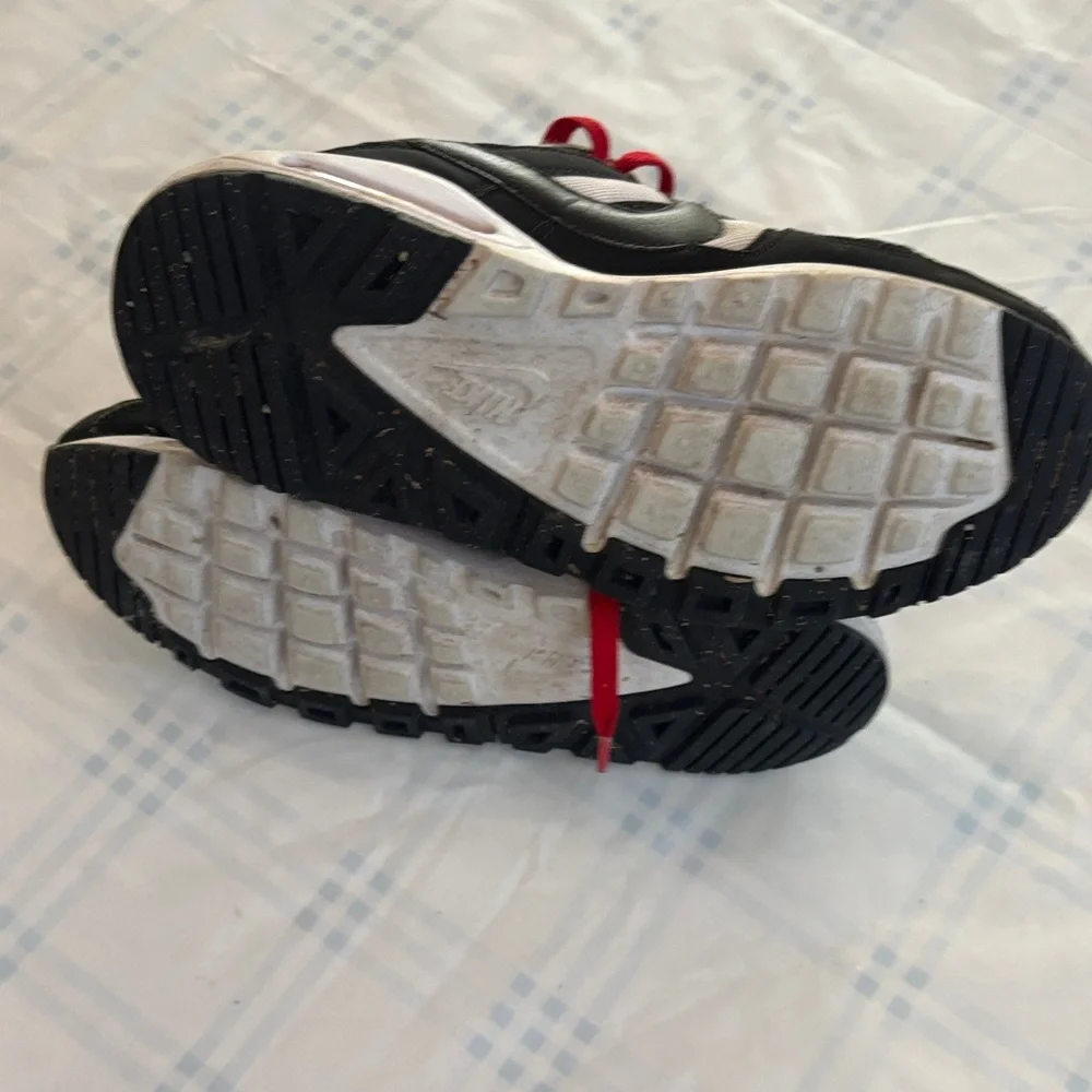Nike Black and White Shoes‎ with Red Accents Size US7y
